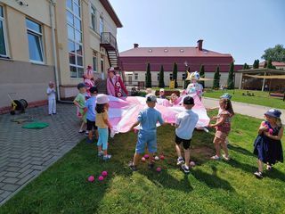 Міжнародний ліцей Михаїл - 9 Міжнародний ліцей Михаїл - 9