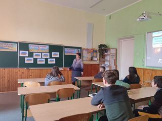 Ржищевская гимназия "Гармония" - 3 Ржищевская гимназия "Гармония" - 3