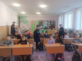 Васильківська гімназія №4 - 5 Васильківська гімназія №4 - 5
